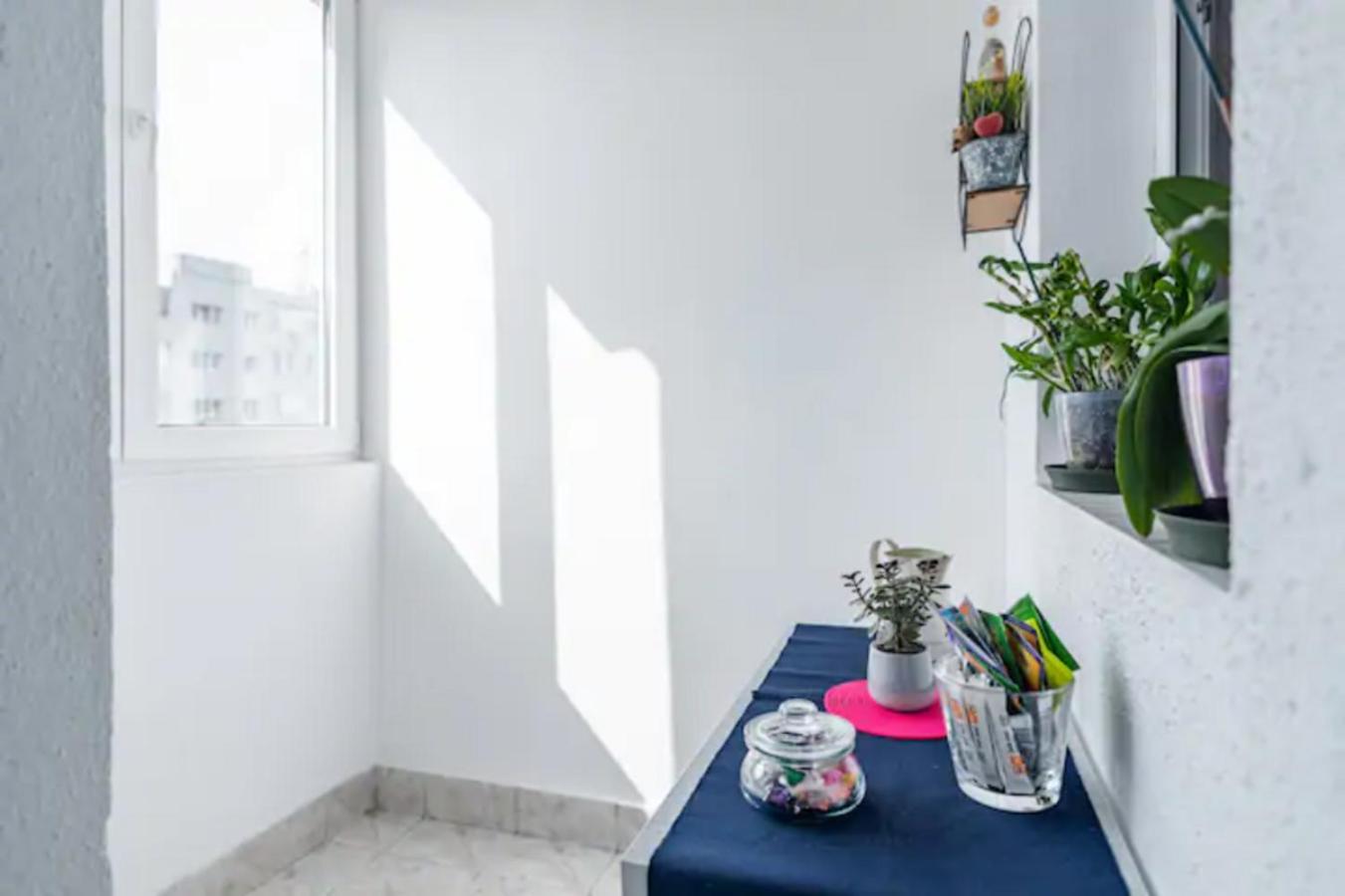 Cosy & Chic Studio Close By Victoria Square Бухарест Екстер'єр фото