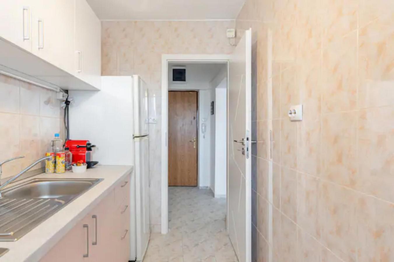 Cosy & Chic Studio Close By Victoria Square Бухарест Екстер'єр фото